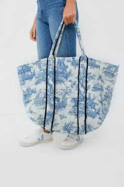 St. Calais Blue Quilted Linen Toile Giant Trop Avion With Pouchette -Vogue Vista Clothing 1h8q6FzQ0sxzBEuMhIClmVrNa2uNnEVw 1