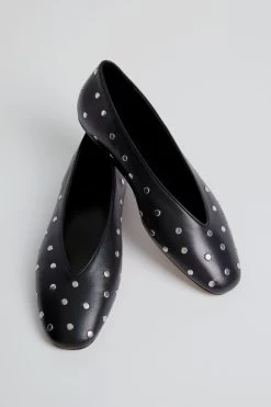Black Regency Studded Leather Slippers -Vogue Vista Clothing 2HitJveGcbmwdoMwaICbsiklIghfhqKa 1
