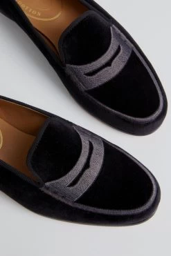 Black Velvet Keeper Slippers -Vogue Vista Clothing 3pmm43wwgesrd4mIKZyroHbtxXESCuH3 1