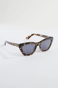 Espresso Tortoise Camila Sunglasses -Vogue Vista Clothing 44GxaEY5rcCgmNJSxYFfIYfmo1zgOl14 1
