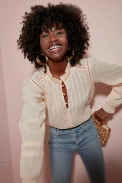 Gold Wire Hoop Earrings -Vogue Vista Clothing 8VA3V1nkZKi9M3vusH9Lx3LC9Ru8Lafo 1