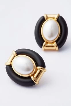 Black And Pearl Spencer Studs -Vogue Vista Clothing 9L3aT54YX7BnJiRrQCg9mUr9drHWqHbI 1