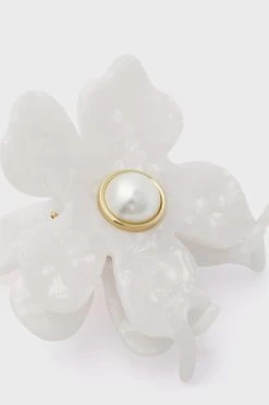 Mother Of Pearl Lily Claw Clip -Vogue Vista Clothing A0xGqNZuB9yYwogmlnNas4uPGq3ORku7 1