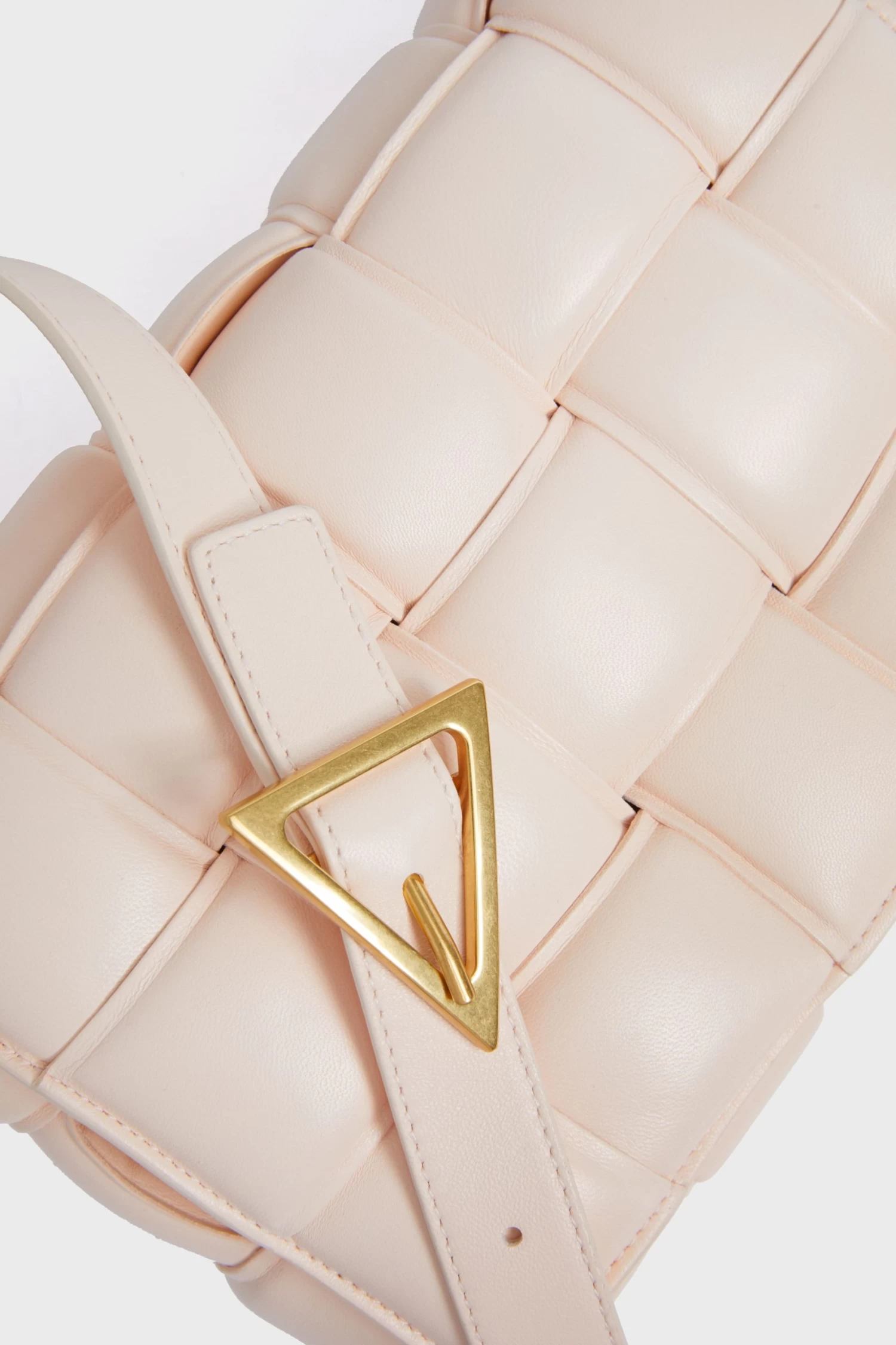 Bottega Veneta Pink Beige Maxi Intrecciato Padette Cassette Bag 3 Bottega Veneta Pink Beige Maxi Intrecciato Padette Cassette Bag - Image 3