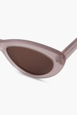 Thistle Pamela Sunglasses -Vogue Vista Clothing KH1KAz2C7mcWKEIGGSG7CkBFGoP0tCwK 1