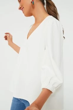 White Hollis Top 8 White Hollis Top -Vogue Vista Clothing UcFyRaNnwKeOO9eTdnPqV4rj681bDk5R 1