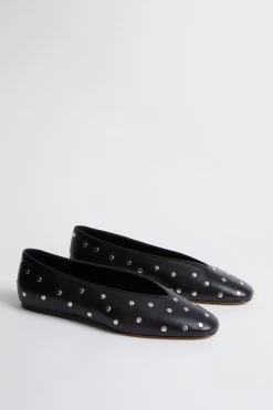 Black Regency Studded Leather Slippers -Vogue Vista Clothing WpdYCmmitMwbnJVa6gCQooTEpJJbxBrp 1