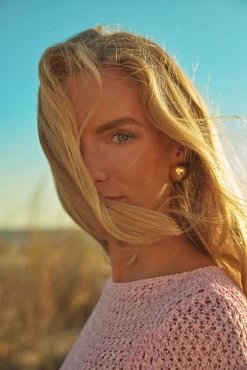 Gold Casey Studs -Vogue Vista Clothing Y0Boy2WaRs2jOQDZpEOGfx1tNeWsOp2E 1