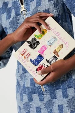 Sweethearts Of The Rodeo Book Clutch -Vogue Vista Clothing ZdUf8LG42c5JFCQxAIaJqfExnLSYrHKi 1