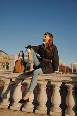 Tan Suede New York Bag -Vogue Vista Clothing ctZqiagcrcl863Xfsl2Jb7fCC2kwuQpp 1