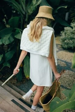 White Ally Swing Sweatshirt -Vogue Vista Clothing eRNmC6pnD3JJBWG5CiqcTMkdlloH35F8 1