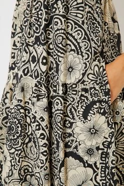 Black & Cream Floral Tiered Tilly Dress -Vogue Vista Clothing iaZchzLbU5YvPBptJpiWSQD01nrbCWQd 1