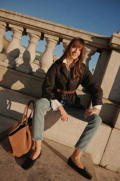 Tan Suede New York Bag -Vogue Vista Clothing l3ZCThKaoNe4hSaIkUuFyfQVbyFx3zc8 1