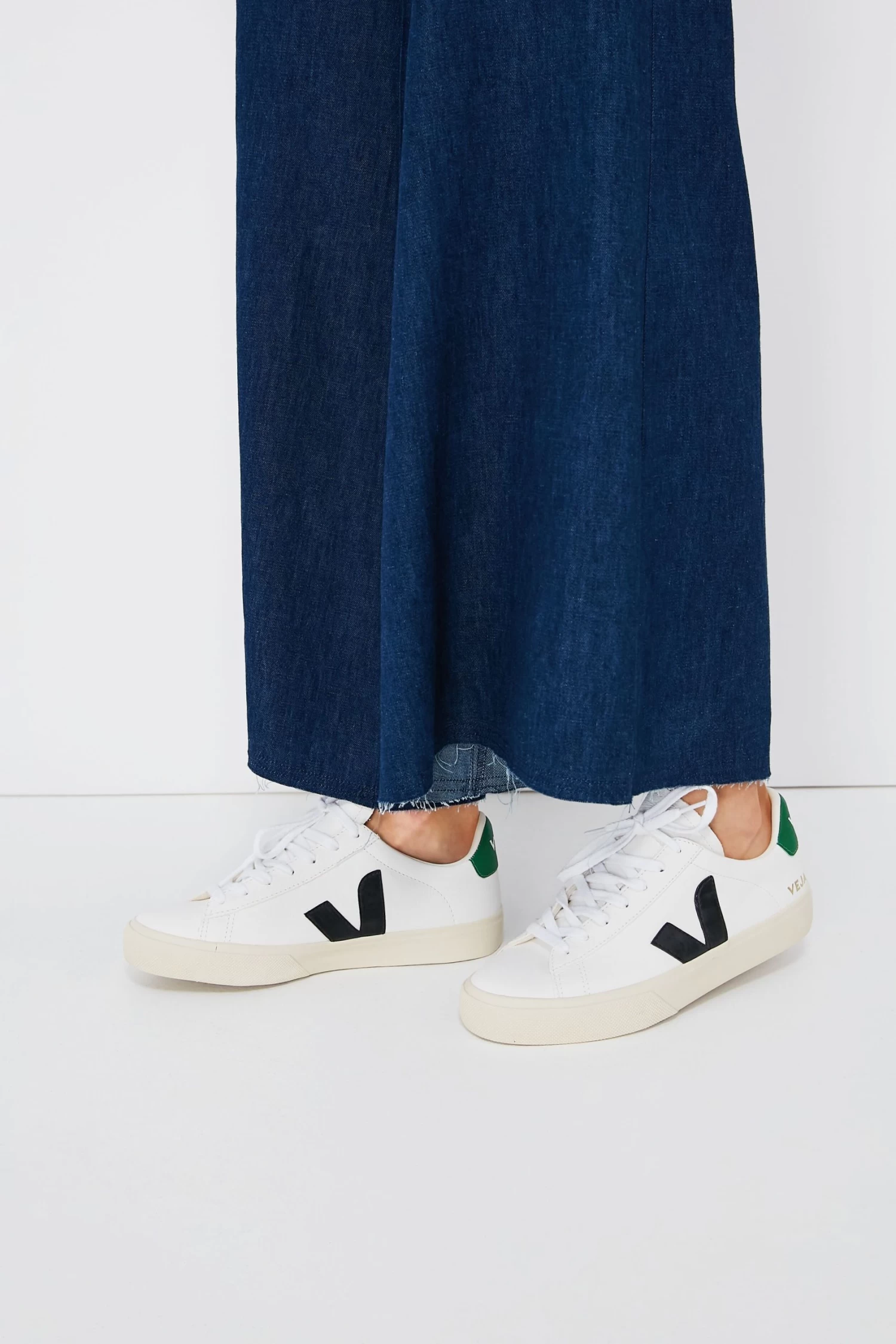 Veja Extra-White Black Emeraude Campo Sneakers 2 Veja Extra-White Black Emeraude Campo Sneakers - Image 2