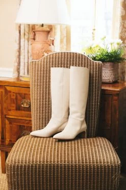 White Lou Walking Boots -Vogue Vista Clothing vGMXM9aeLeTxvaOKArRnDY5bRyMclVTE 1