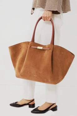 Tan Suede New York Bag -Vogue Vista Clothing wG4WfMc4BDdnkAL7NzdSIkKTsPxzStSD 1