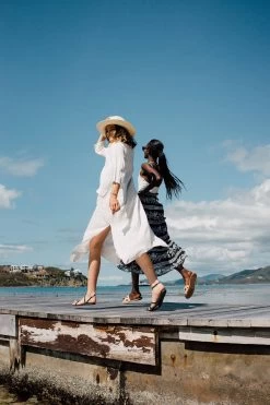 White Carolina Caftan -Vogue Vista Clothing xiIYq2AAEU0yM1DsAv5zfrUz891q4GZH 1